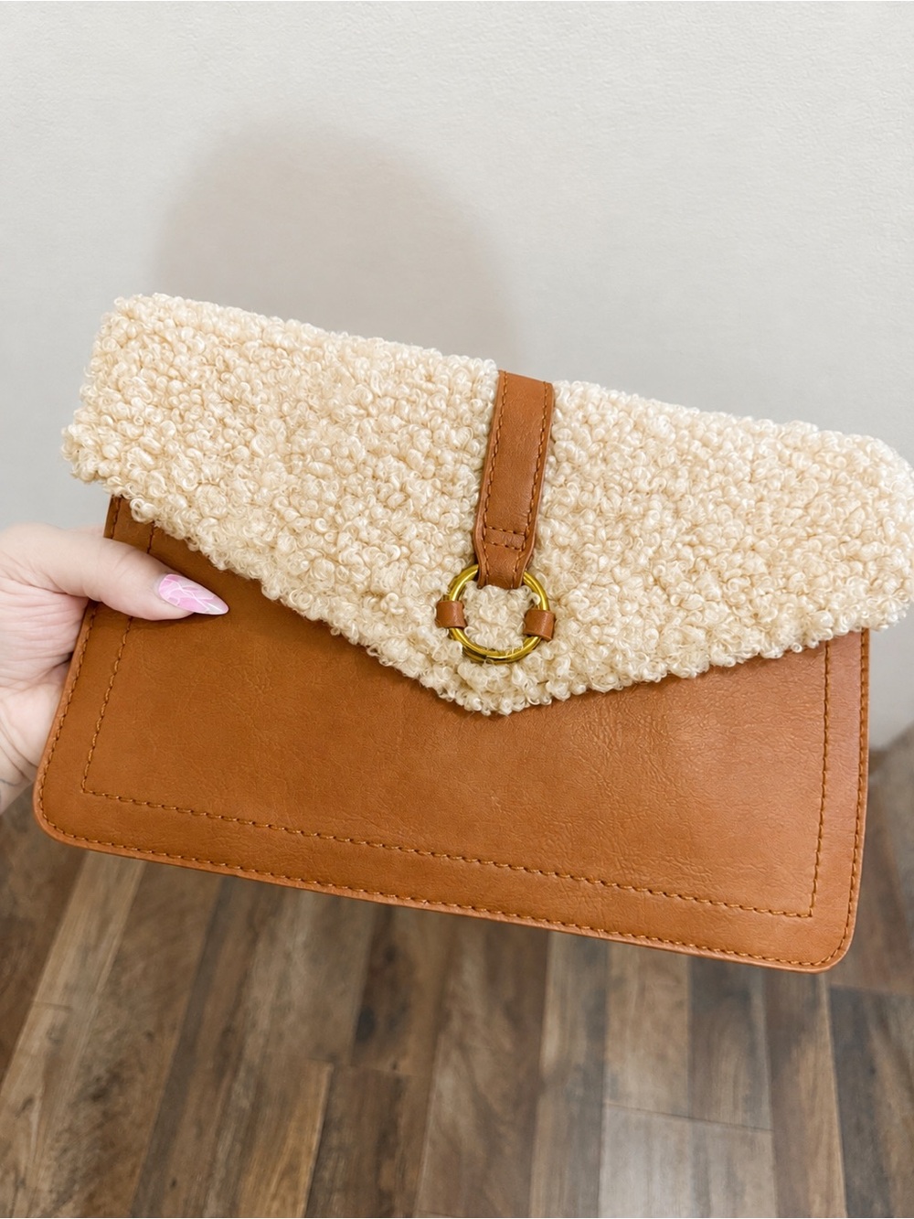 Thread
Universal Thread Sherpa Clutch
